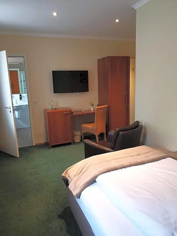 Economy room