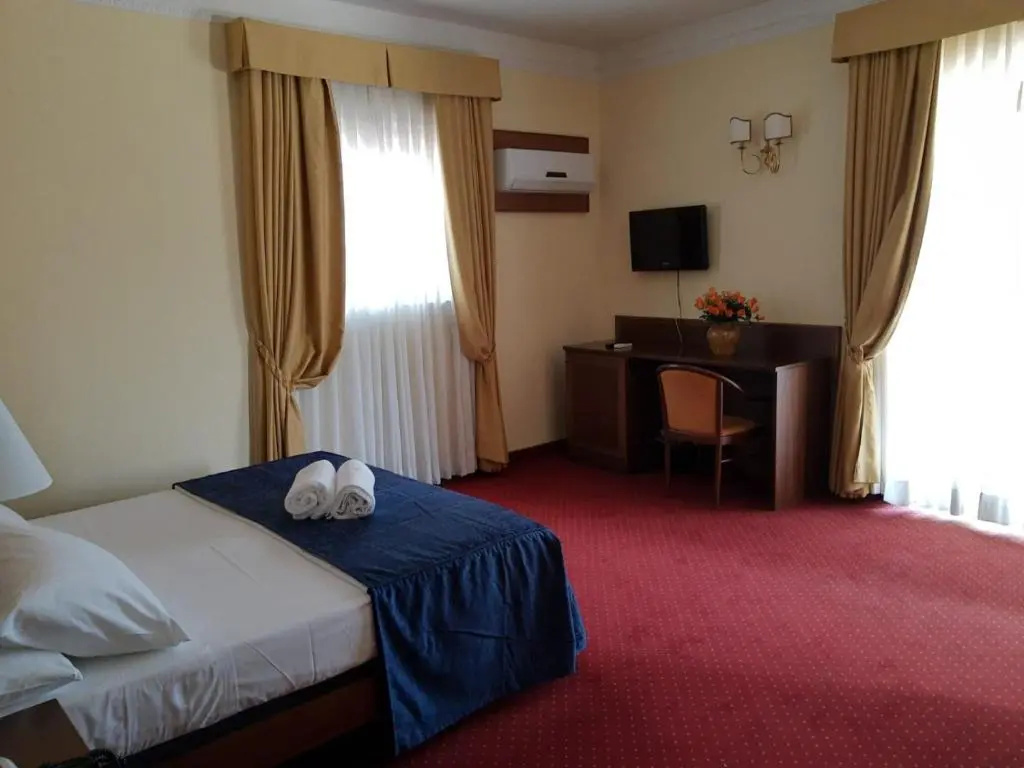 Standard Double room (full double bed)
