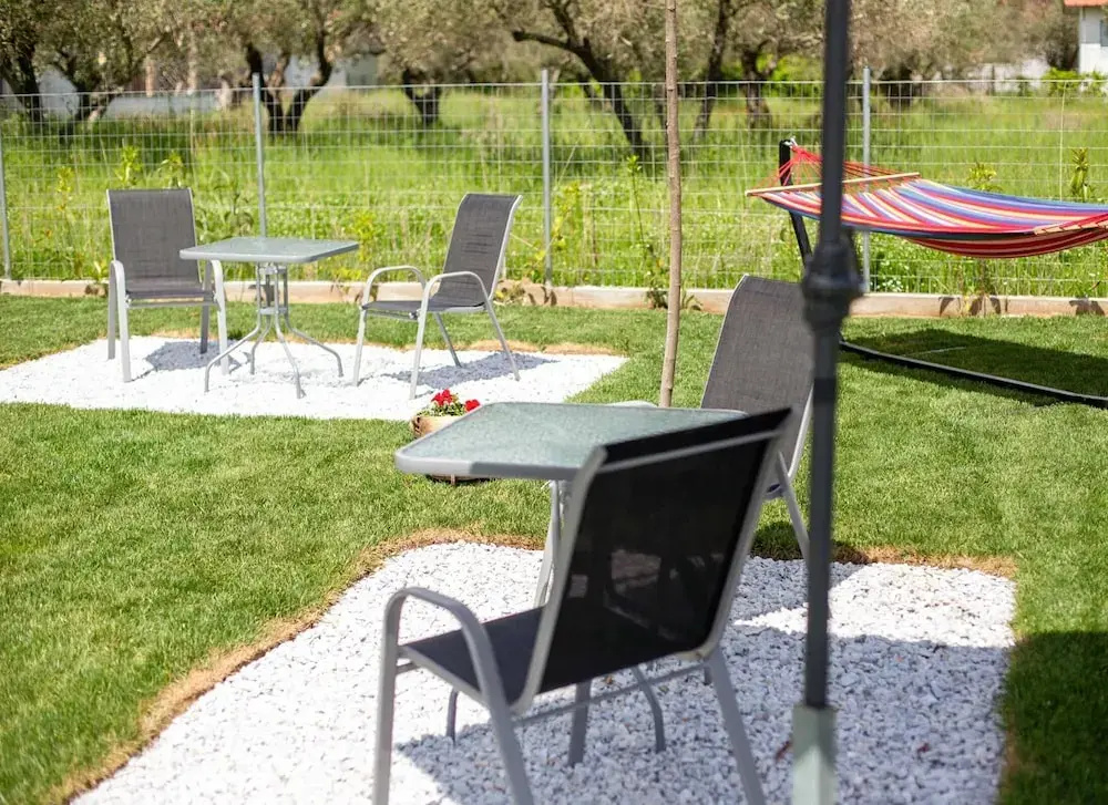 Aigli Garden Getaway, Steps From Vrasna Beach