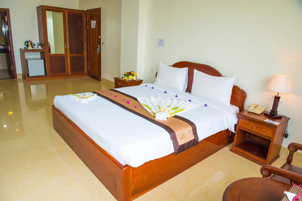Standard Double room (full double bed)