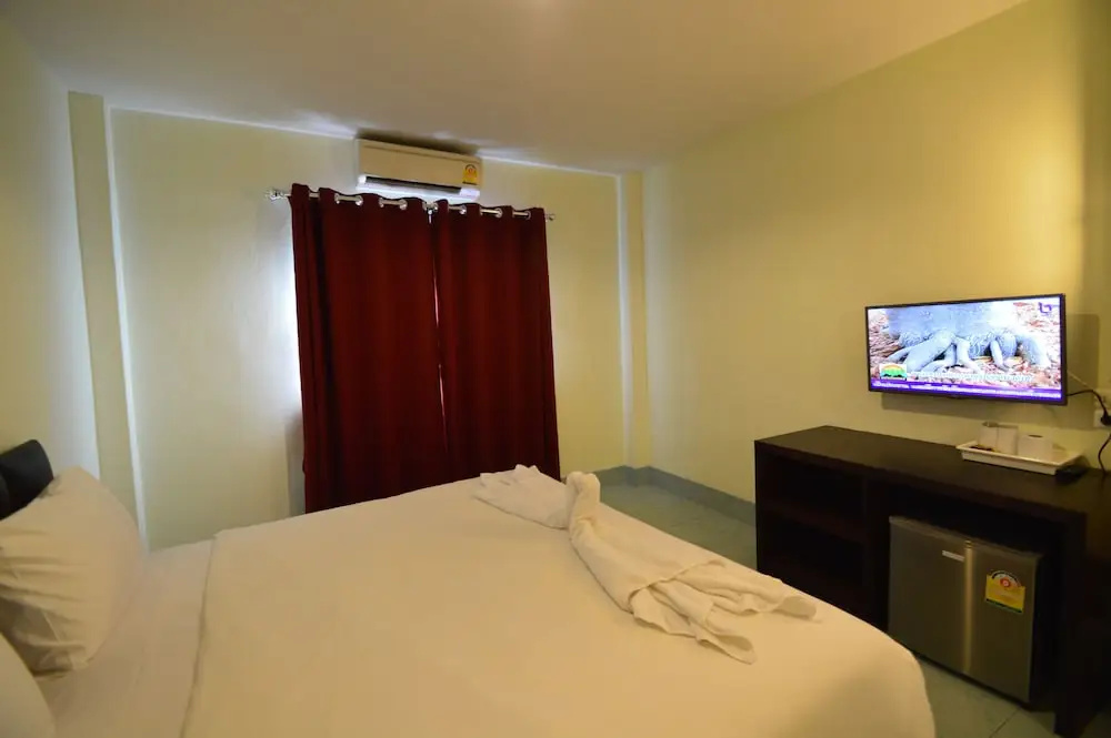 Paripas Express Hotel Patong - Chambres