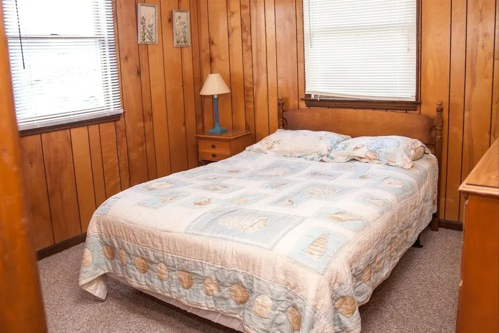 Beachbux 3 Bedroom Cottage by RedAwning