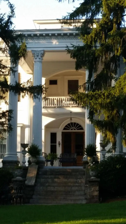 Albemarle Inn