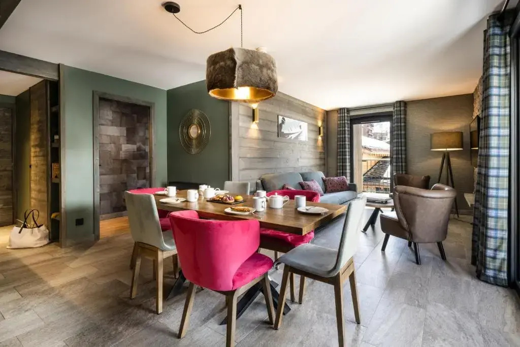 3 Bedrooms Apartment