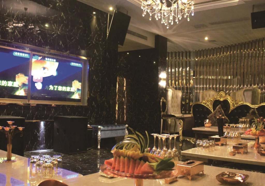 Food & Beverage
