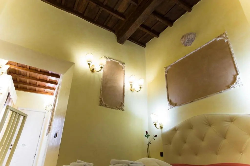 Deluxe Double room (full double bed)