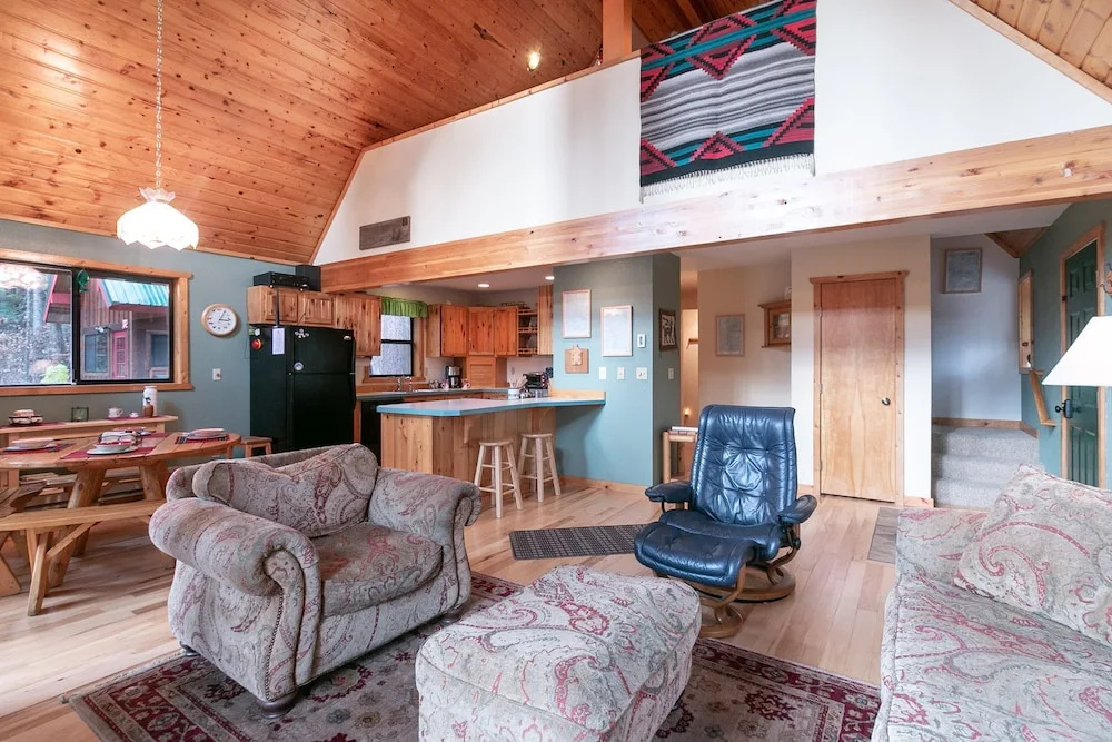 River Road Retreat Apartment 3 NW Comfy Cabins - фото 1