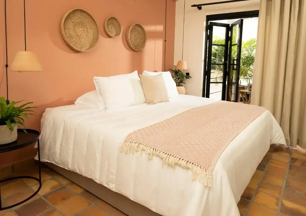 Deluxe Double room (full double bed)