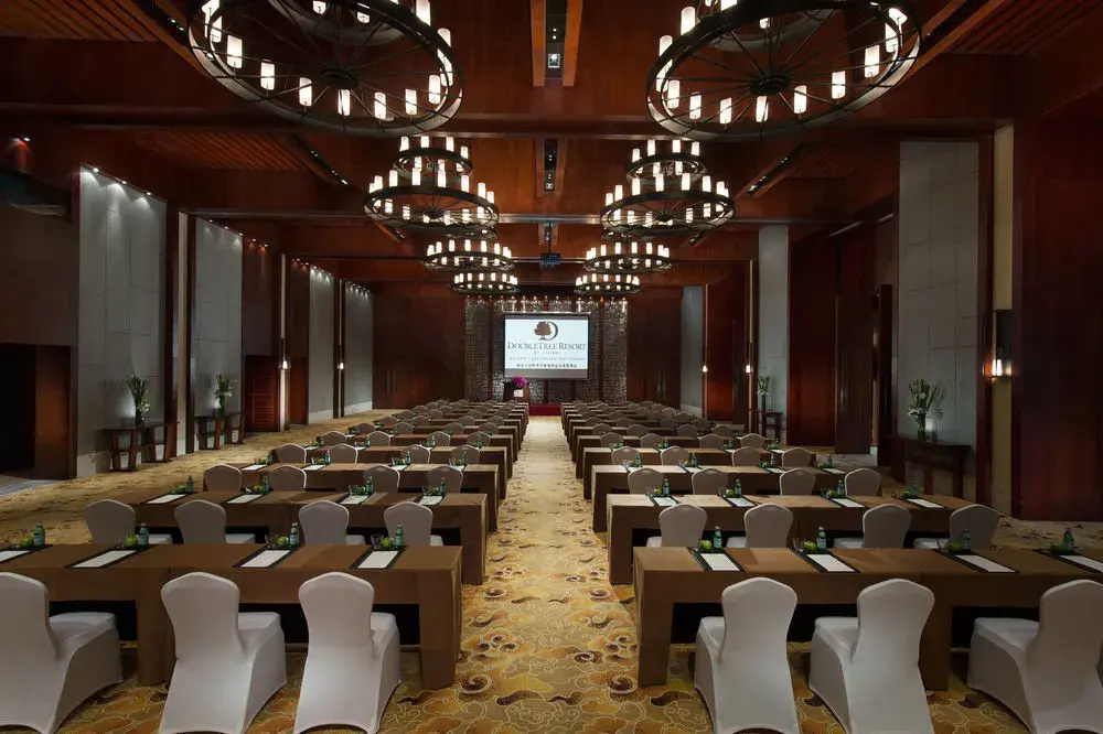 DoubleTree by Hilton Hainan Qixianling Hot Spring