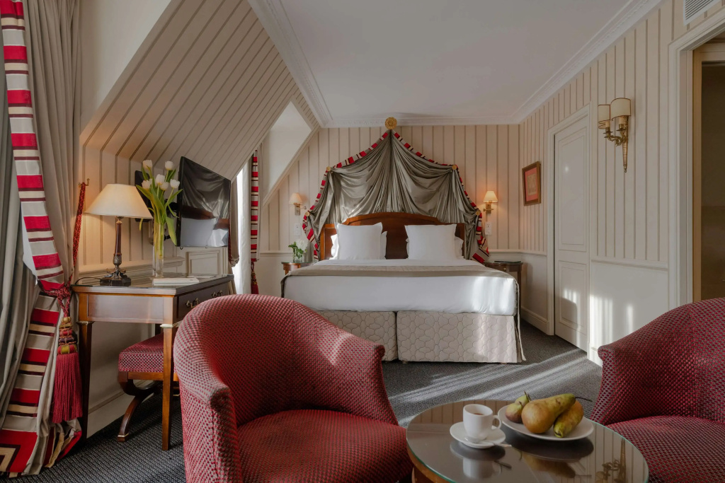 Napoleon Hotel 66
