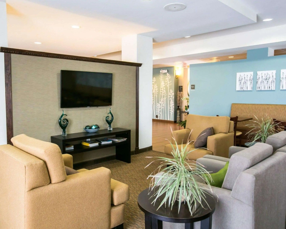 Lobby & Reception