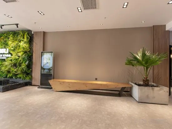 Moli Shuijing Boutique Hotel (Zhengding International Airport)