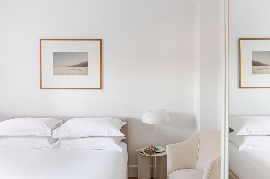 Отель Europa House Apartments в Лондоне