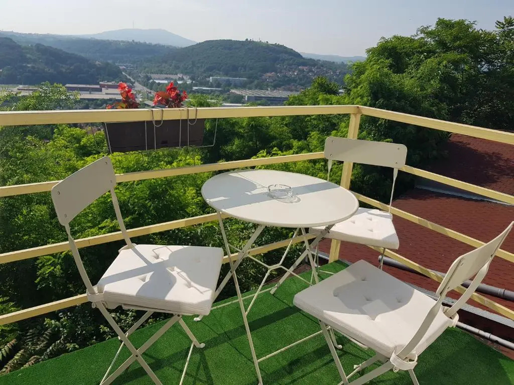Standard Double room with balcony (full double bed)