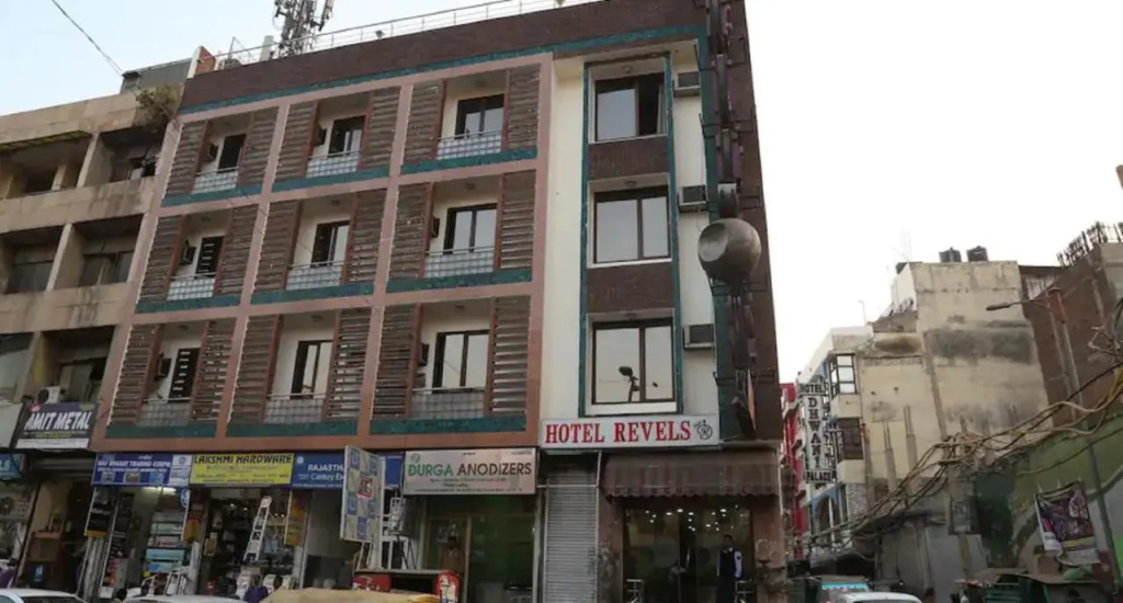 Revels Plum Hotel At New Delhi Railway Station