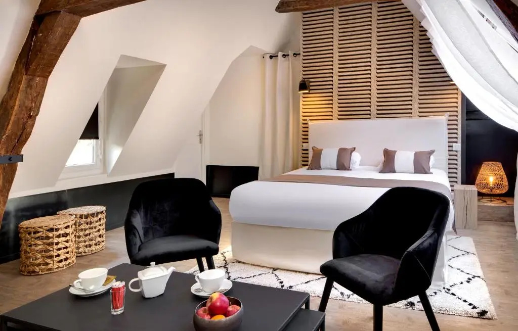 Maison des Ducs 3 Floor Double room (full double bed)