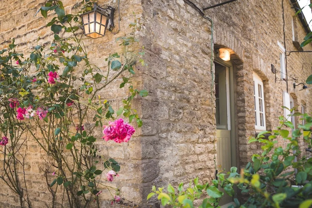 Stunning 2 Bed Cottage in Fordwells
