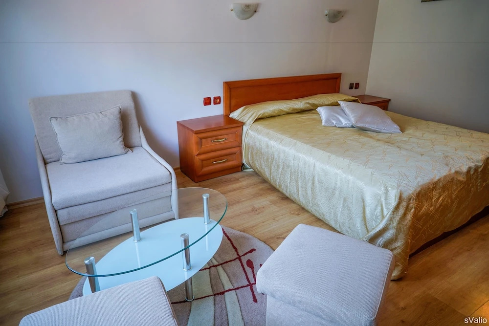 Standard Double room (full double bed)