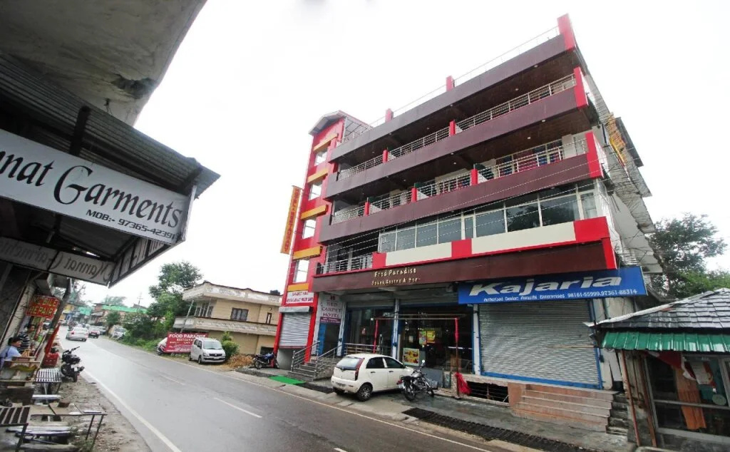 Hotel Red Carpet by OYO Rooms