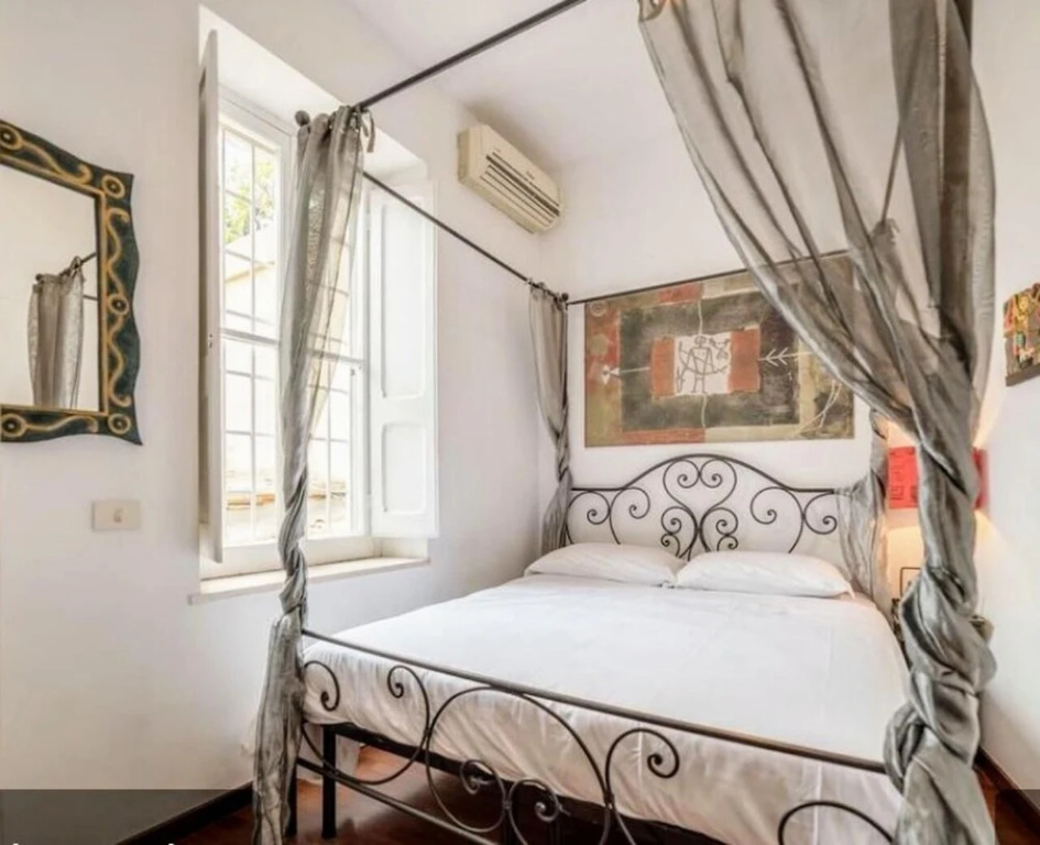 Apartment 6 People, Rome Trevi Fountain Convenient and Clean