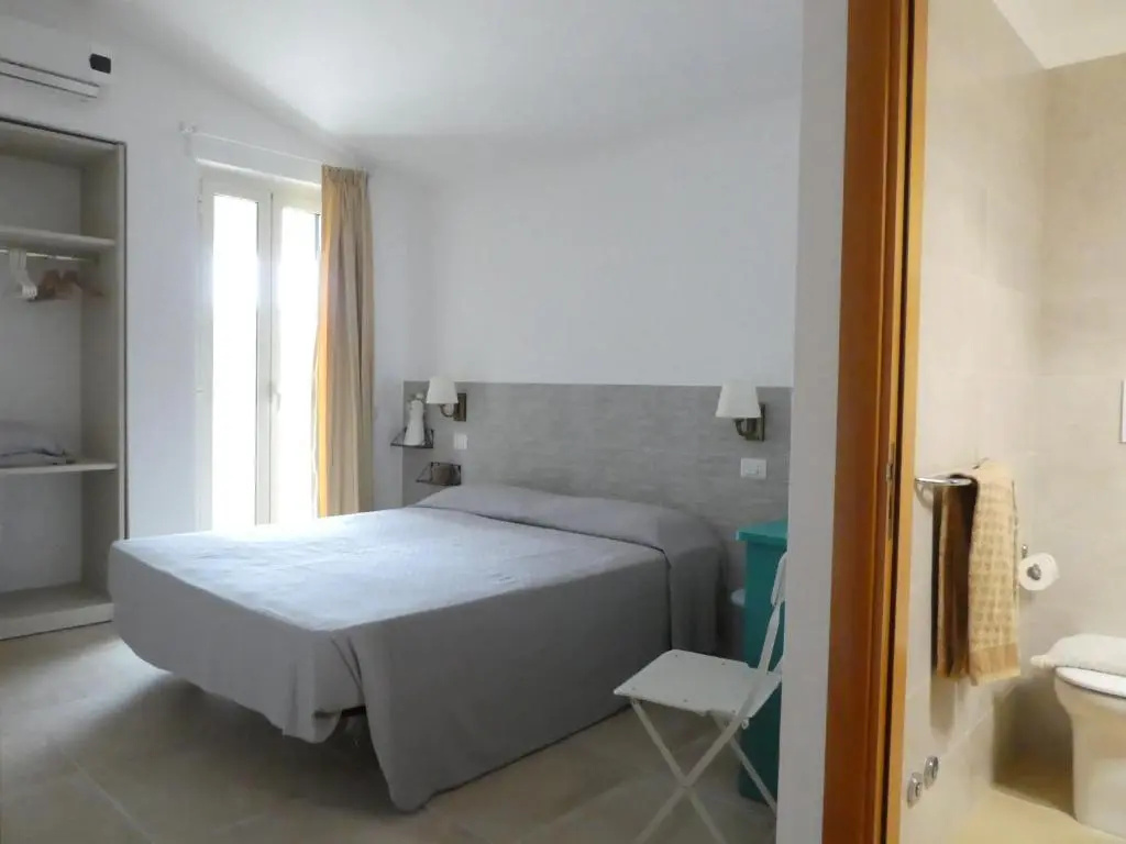 Economy room