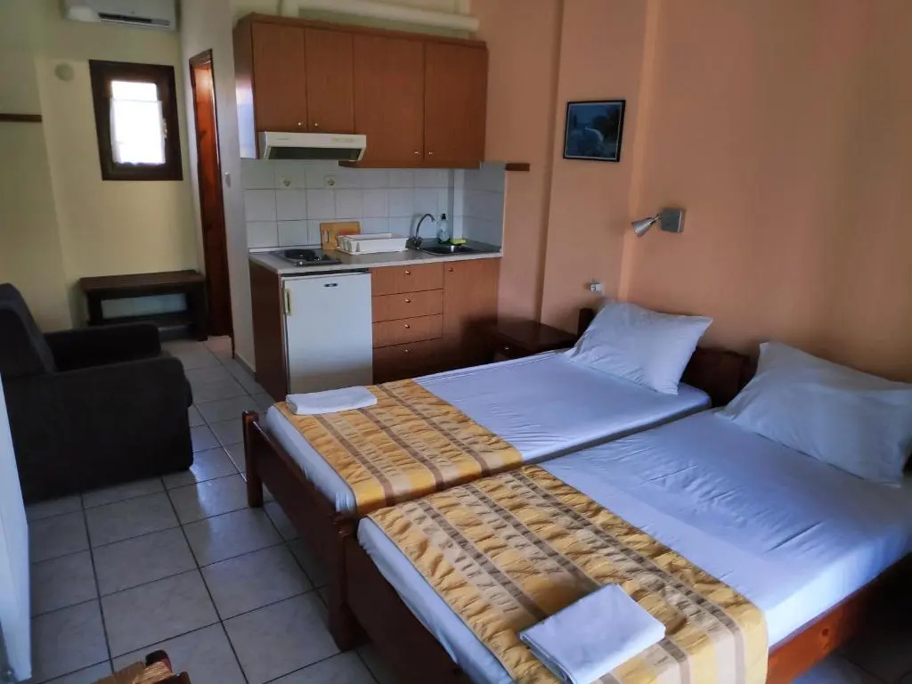 Double Studio (twin beds)