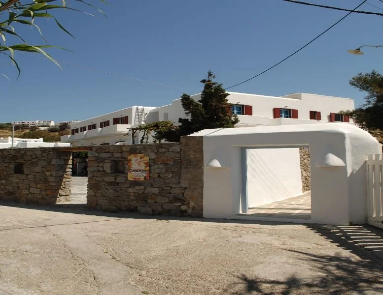 Psarou Beach