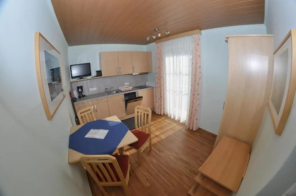 1 Bedroom Double Apartment (full double bed)