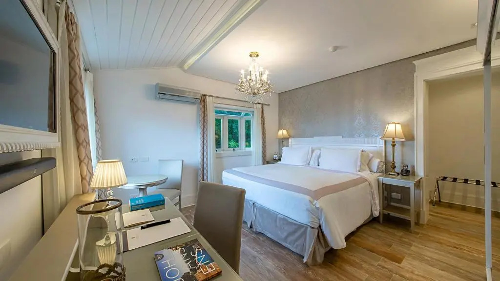 Standard Double room with mountain view (full double bed)