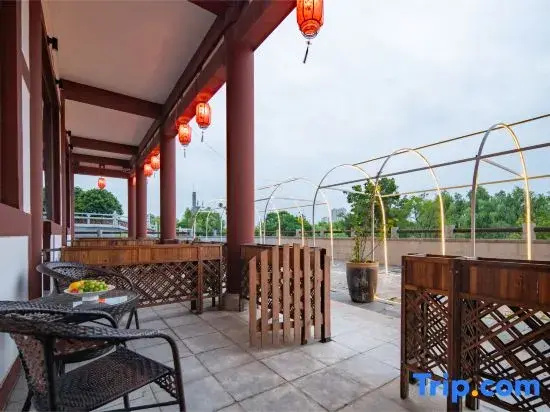 Meixi Hotel (Luoyang Luopu Park Luohe)