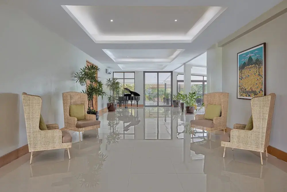 Lobby & Reception