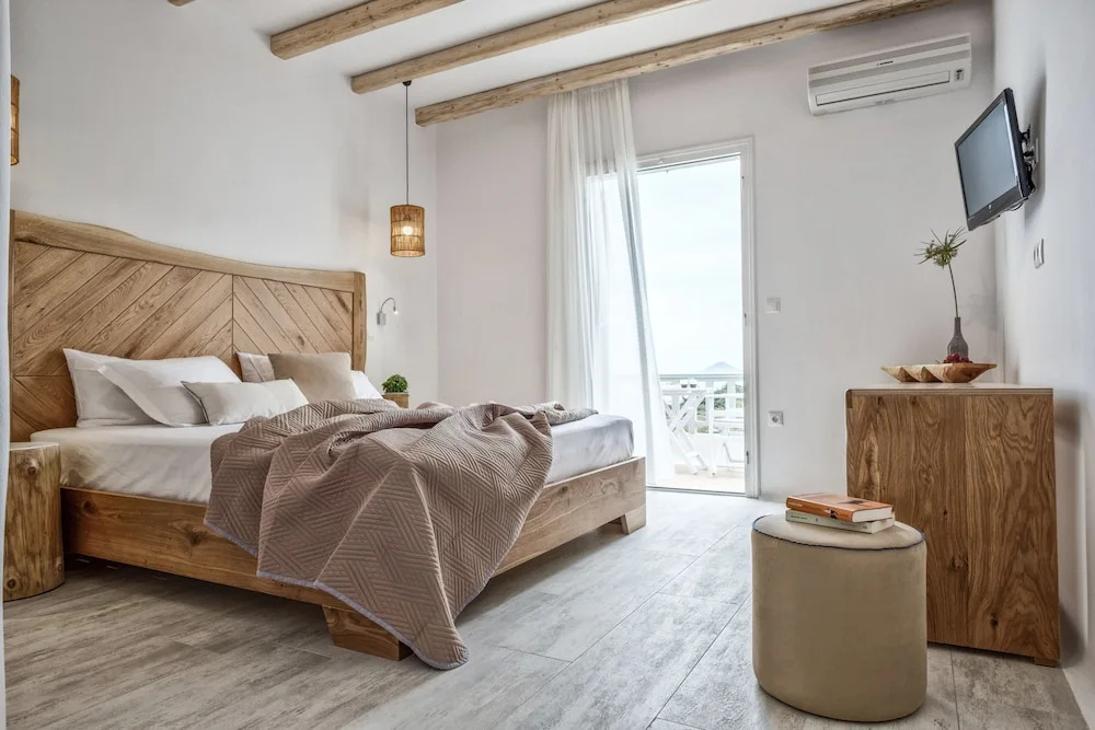 Standard Triple room with balcony