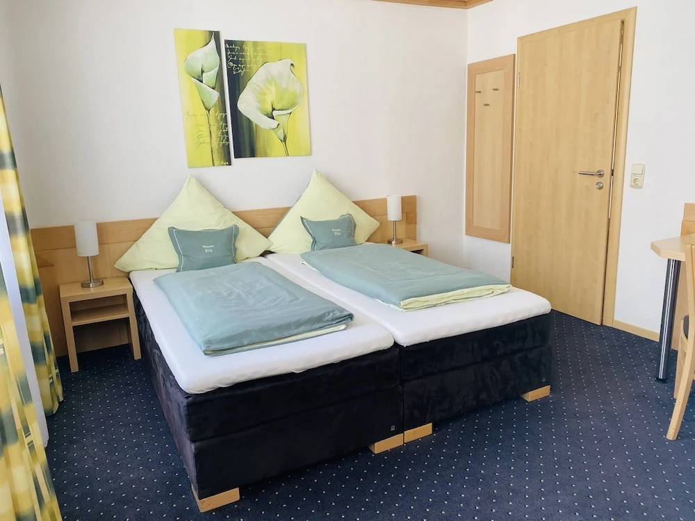 Classic Double room (full double bed)