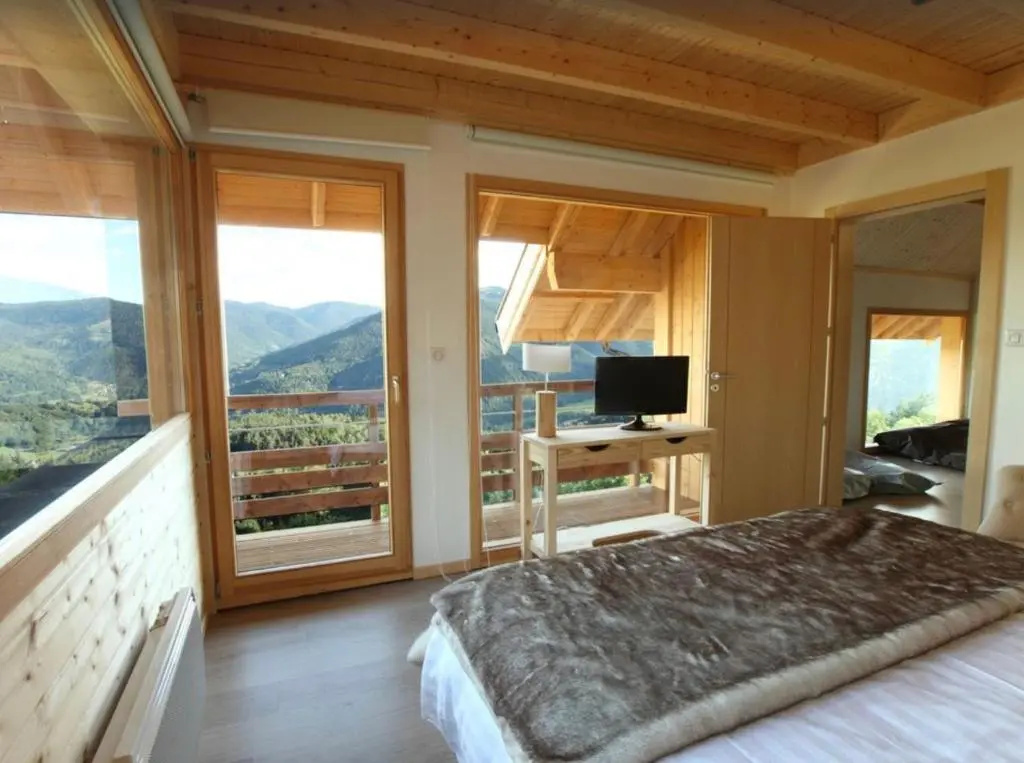 INUï, GRAND CHALET DE LUXE NEUF, SAUNA, SPA, classé 5 étoiles