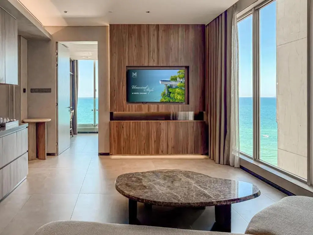 2 Bedrooms Apartment oceanfront
