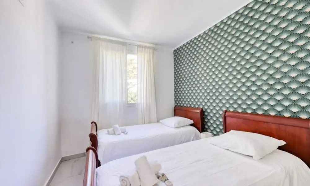 Voir la photo 2 — Villa in Toulon With Pool and Mont Faron Views