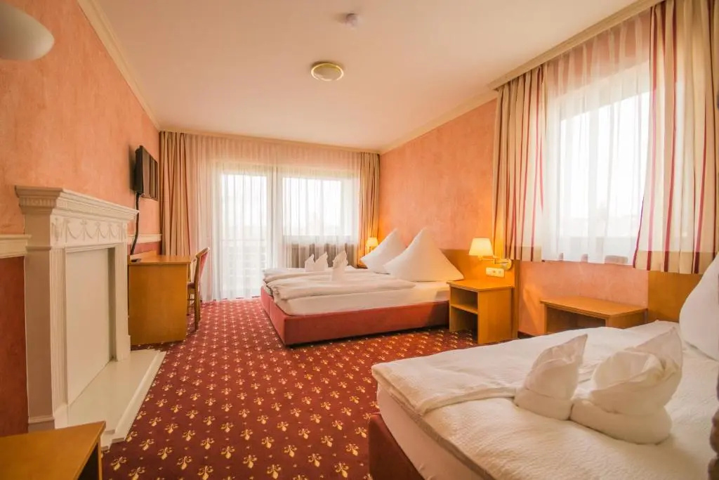 Standard Triple room with balcony