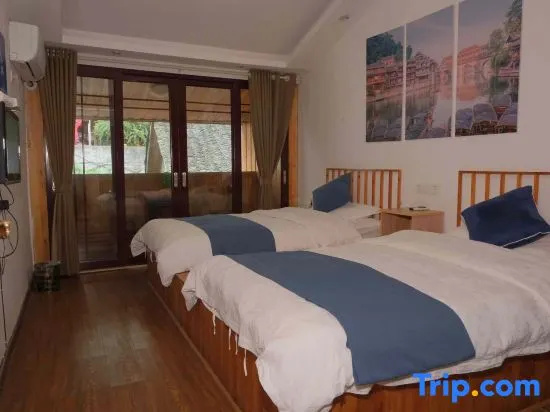Standard Double room with balcony (full double bed)