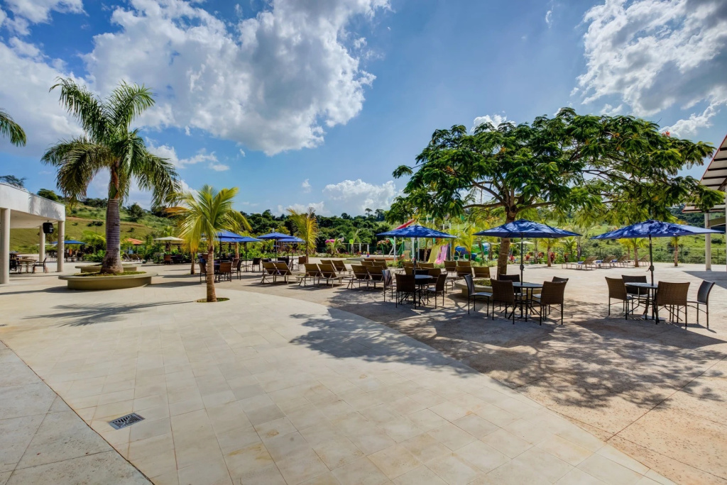 Beach & Waterfront