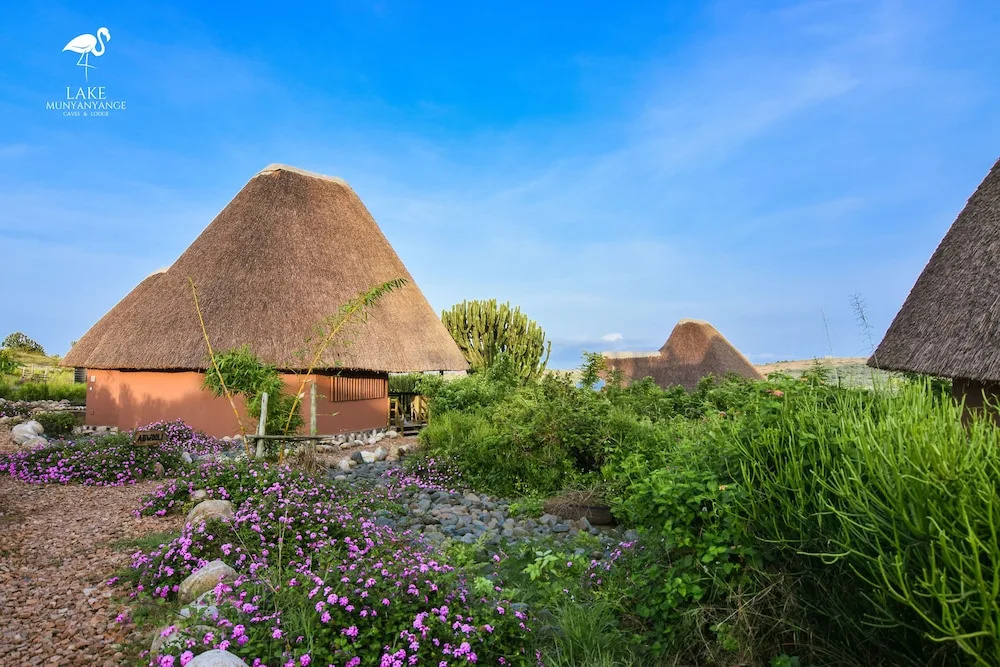 Lake Munyanyange Caves Lodge