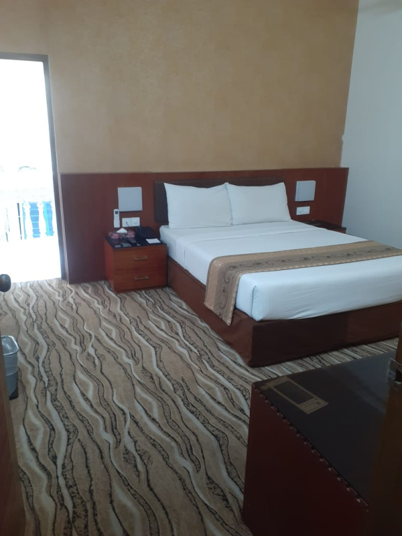 Executive Double room (full double bed)