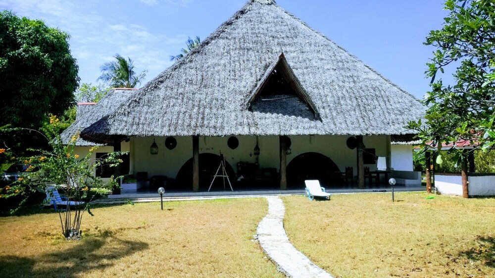 Masai Paradise Cottages