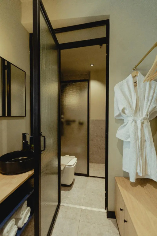 Standard Double room with balcony (full double bed)