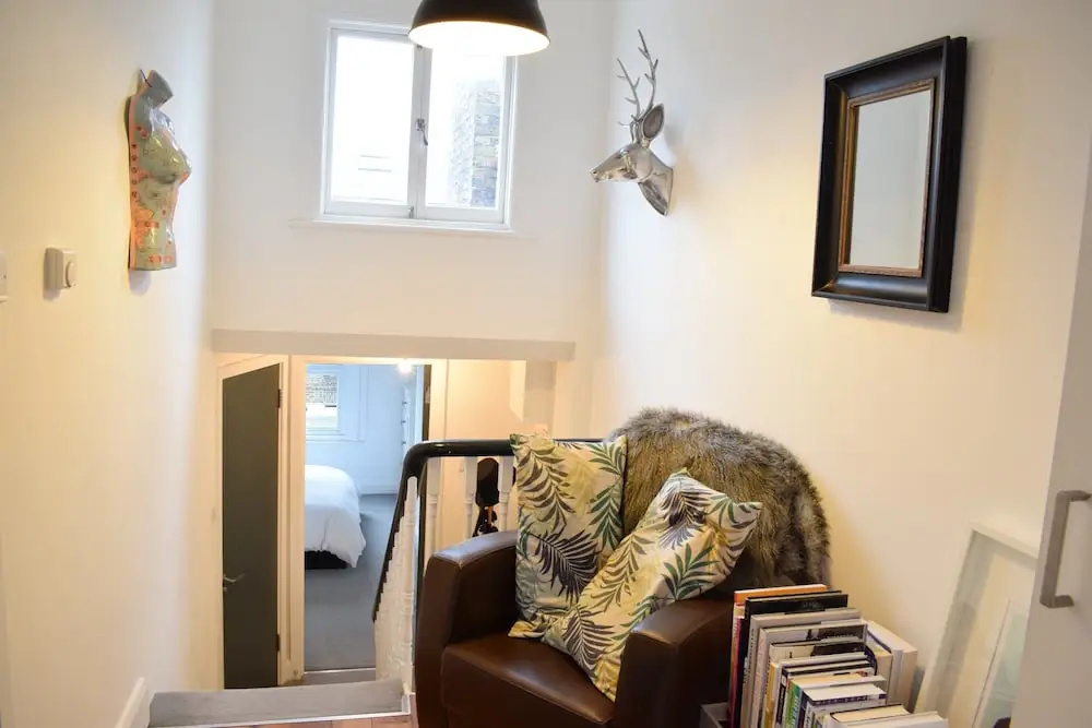 Modern 2 Bedroom Flat in Queen's Park