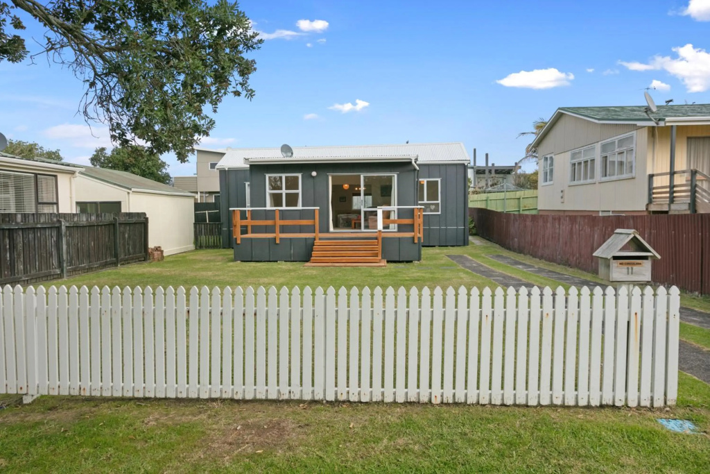 Clara's Togs and Towels - Waihi Accommodation - Bachcare NZ