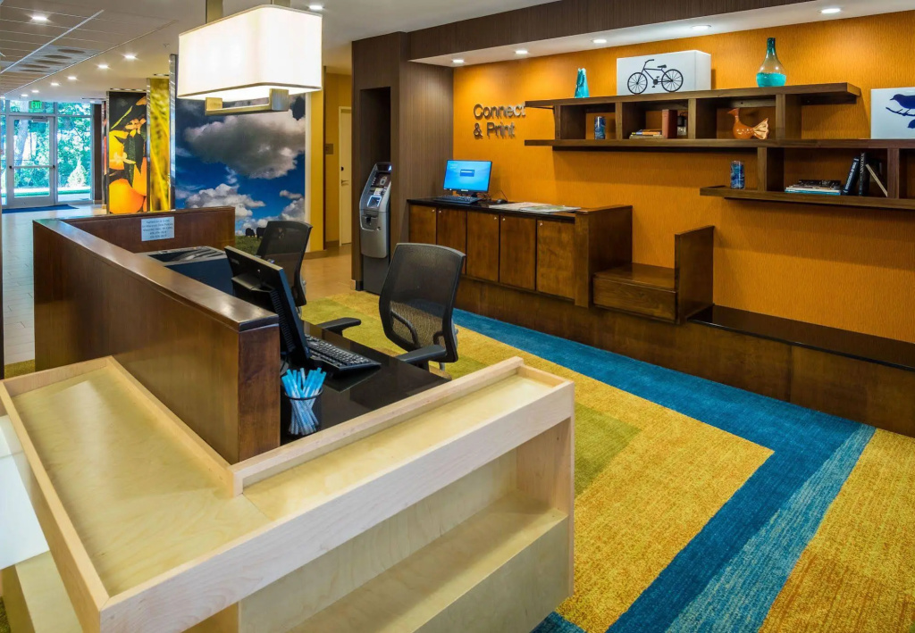 Lobby & Reception