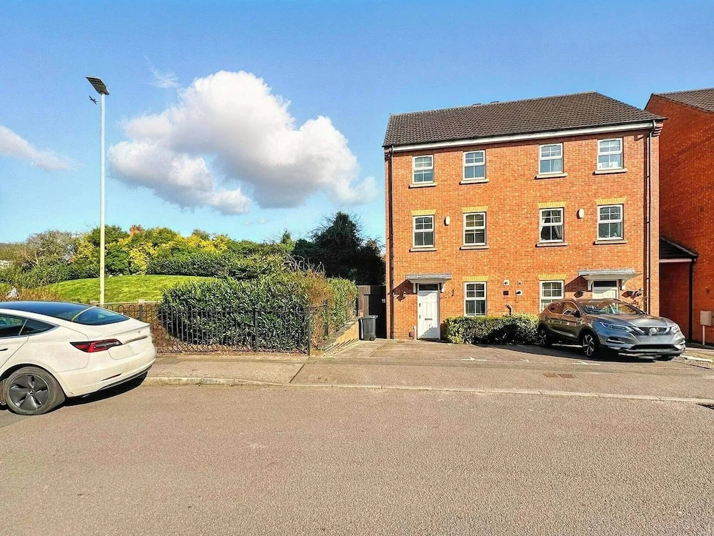 Oakwood House 6 Bed 11 Sleeps Garden-free Parking