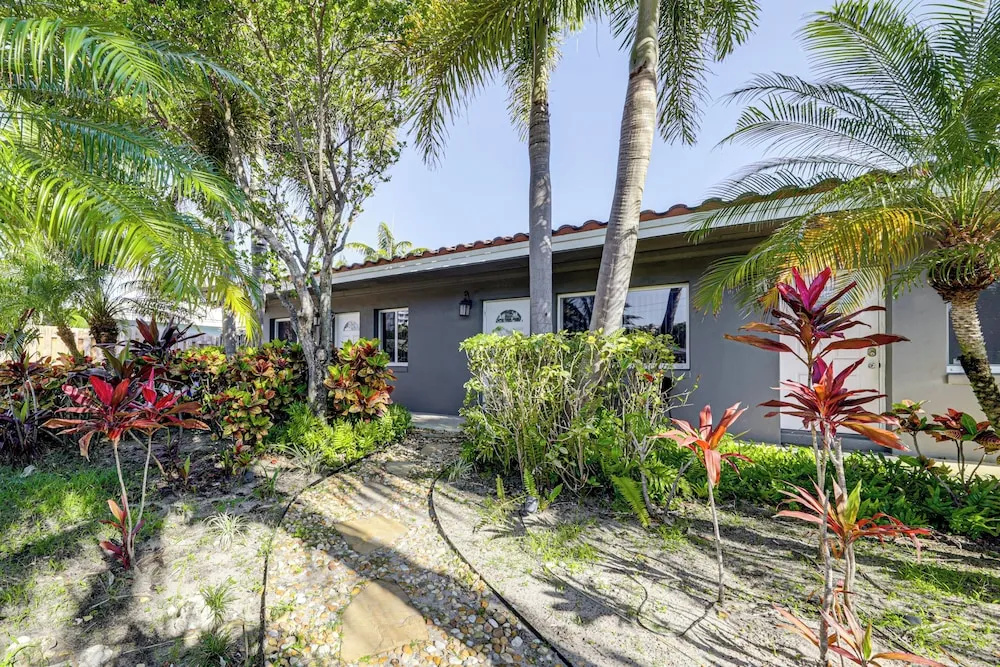 Steps to Shore! 2 Pompano Beach Villas w/ Pool