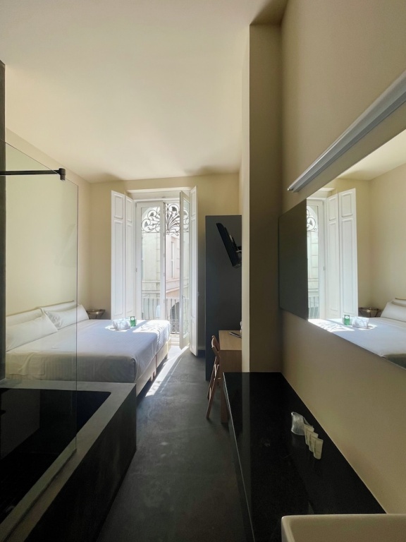 Superior Double room with balcony and with city view (full double bed)