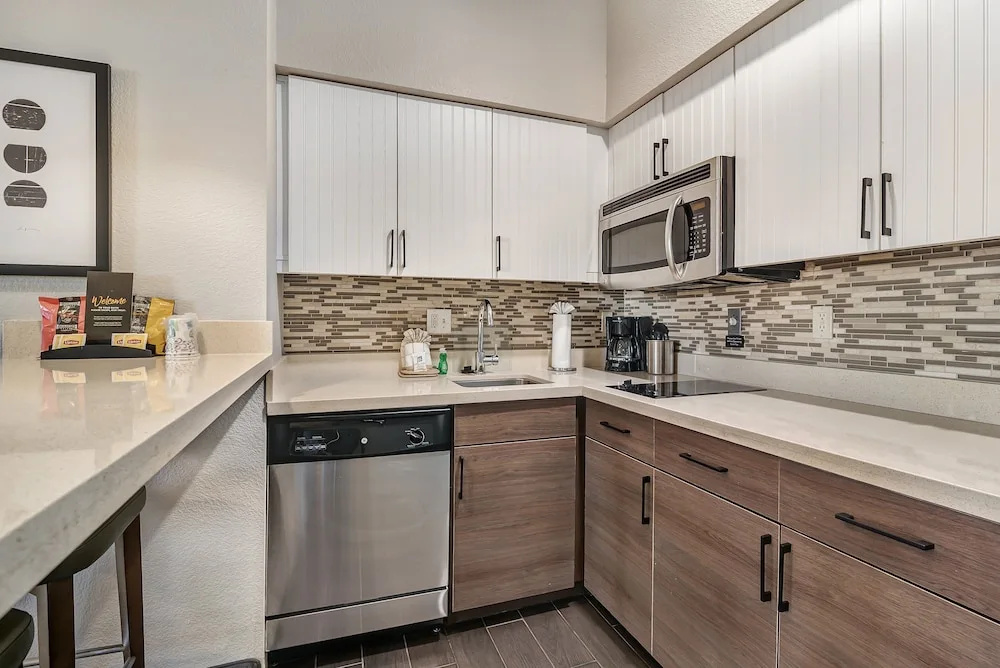 2 Bedrooms Sextuple Suite